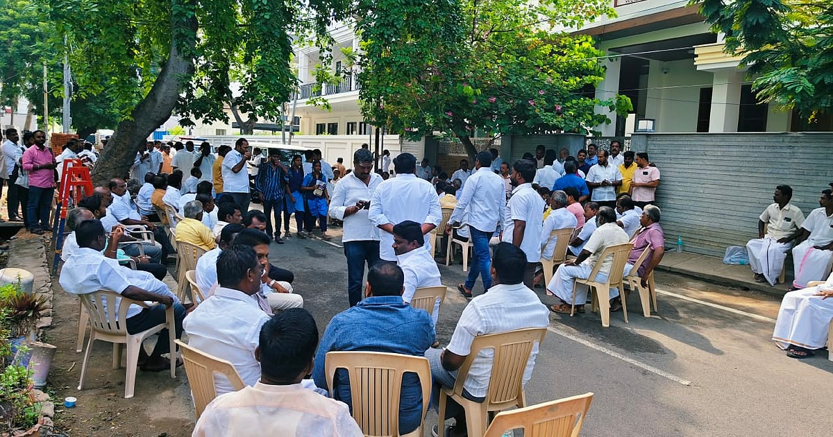கே.என்.நேரு வீட்டில் மீண்டும் லஞ்ச ஒழிப்புத்துறை ரெய்டு; பரபரக்கும் திருச்சி மாவட்ட திமுக! | raid at dmk former minister kn nehru house in trichy